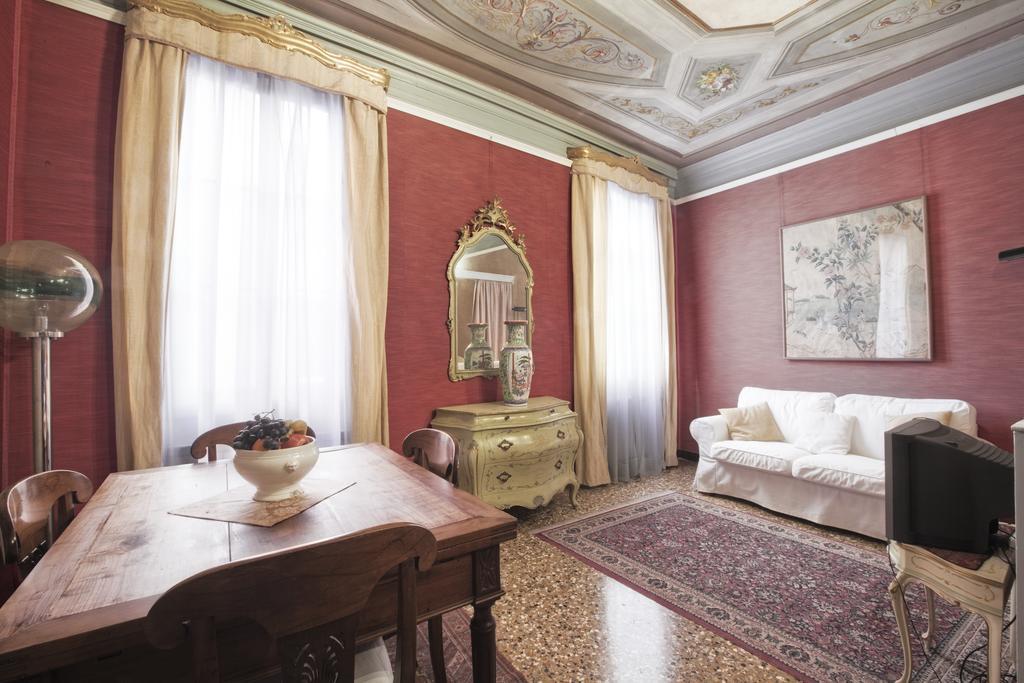 Апартаменты Palazzetto San Lio, Rialto Венеция Номер фото
